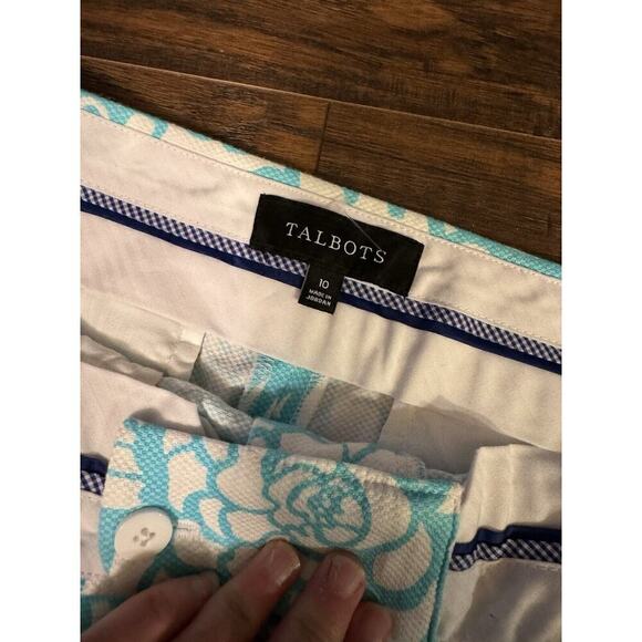 TALBOTS Tropical Shorts 5” In Baby Blue Scalloped Hem Women’s Size 10 - Picture 3 of 5